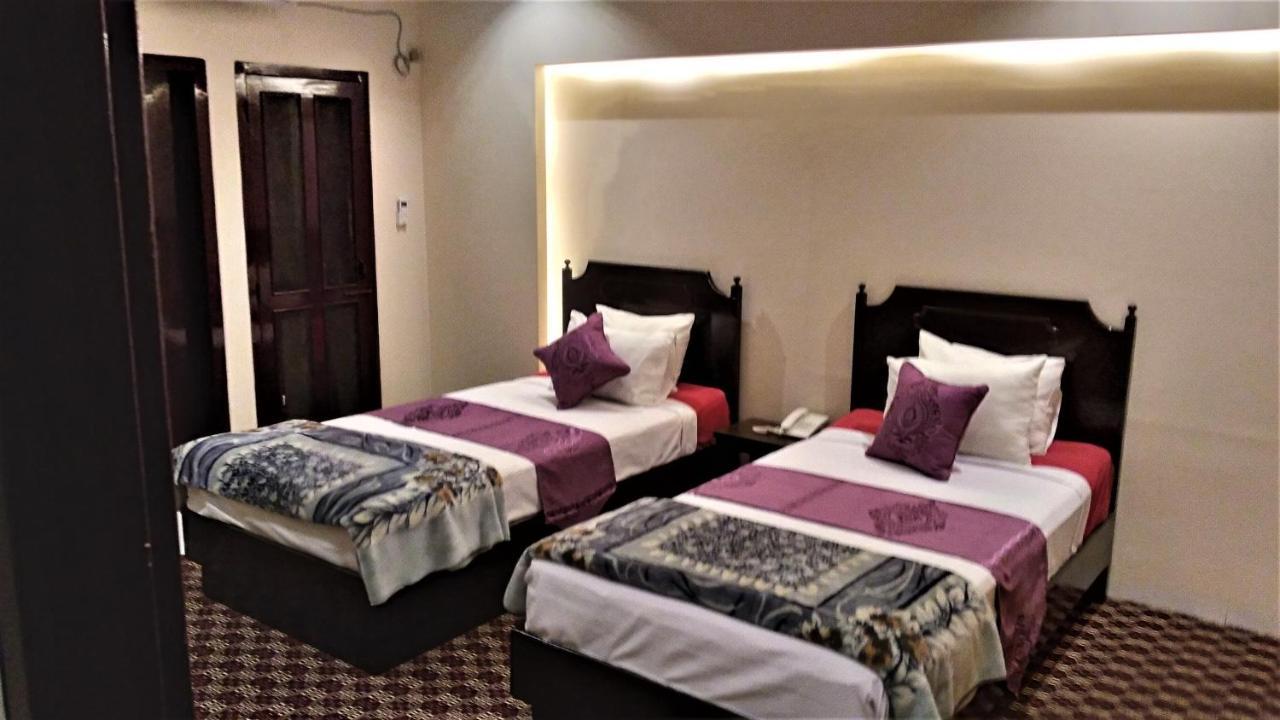 Center Point Apartment ธากา ภายนอก รูปภาพ