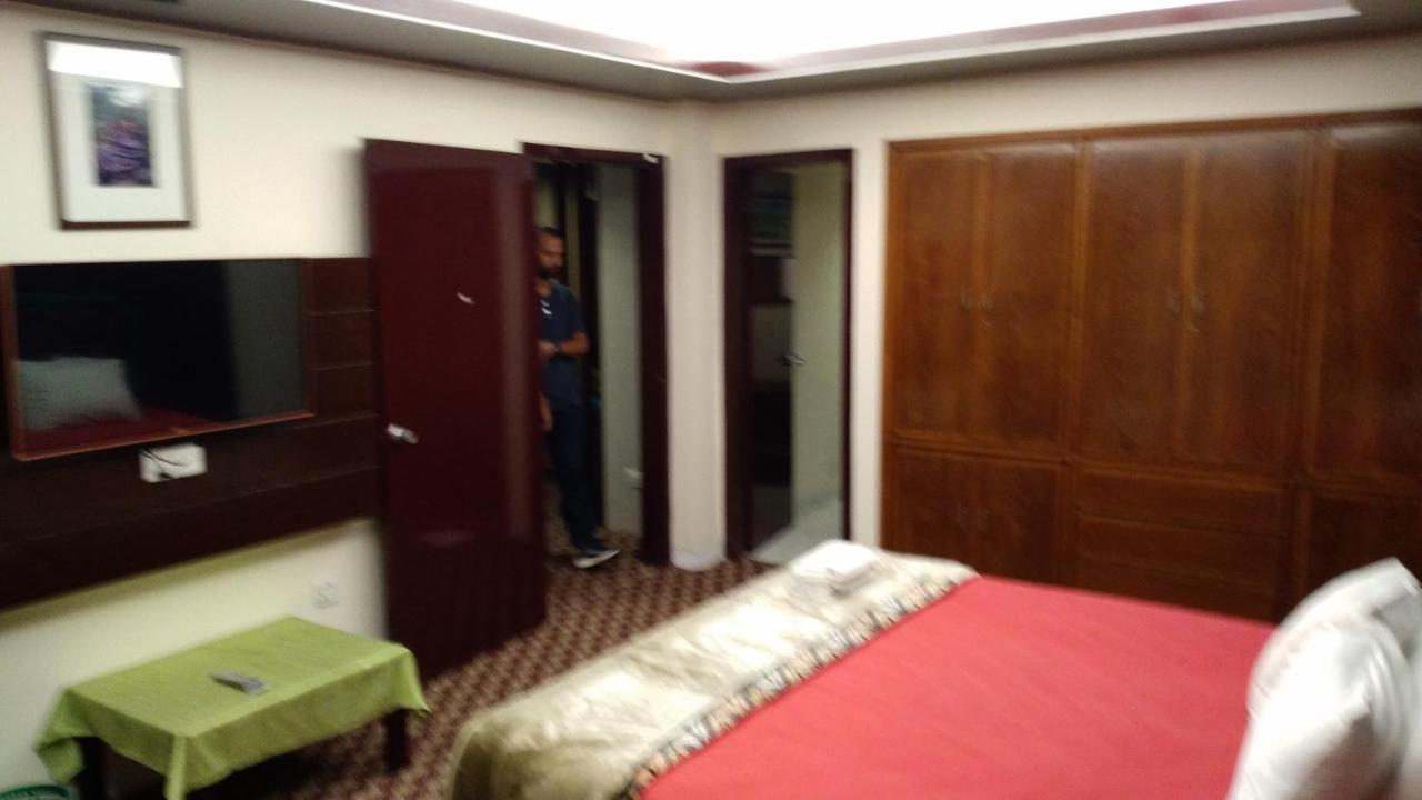 Center Point Apartment ธากา ภายนอก รูปภาพ