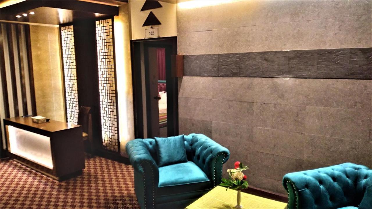 Center Point Apartment ธากา ภายนอก รูปภาพ