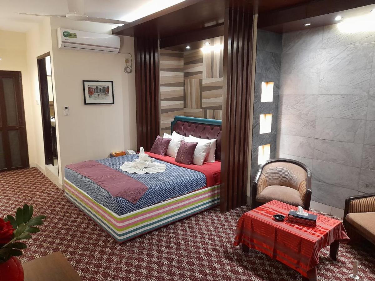 Center Point Apartment ธากา ภายนอก รูปภาพ