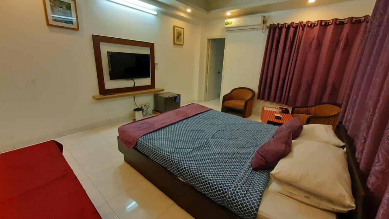 Center Point Apartment ธากา ภายนอก รูปภาพ